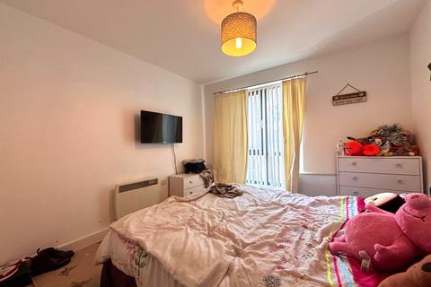 1 bedroom apartment for sale, Fire Fly Avenue, Swindon SN2