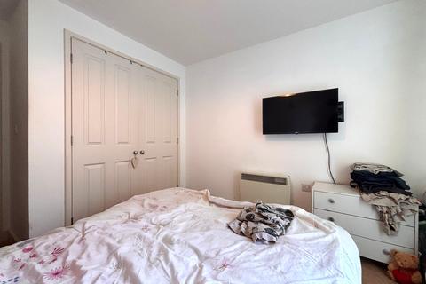 1 bedroom apartment for sale, Fire Fly Avenue, Swindon SN2