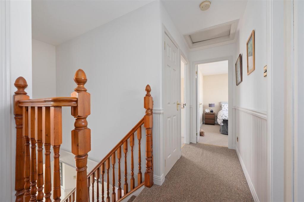13 Westhall Crescent 016.JPG