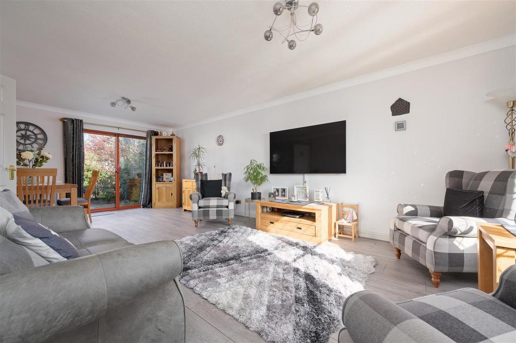 13 Westhall Crescent 009.JPG