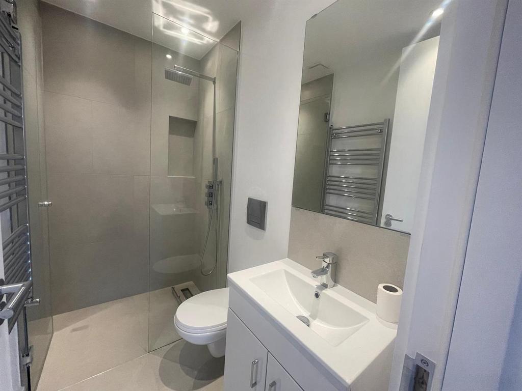 Tobin bathroom 2.jpg