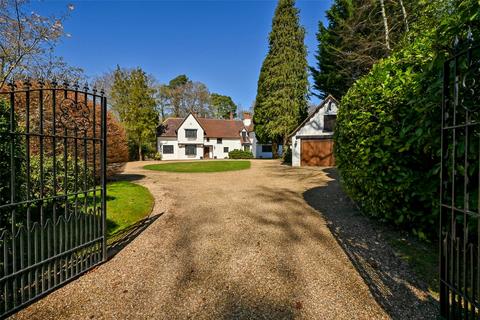 5 bedroom detached house to rent, Ridgemead Road, Englefield Green, Egham, Surrey, TW20