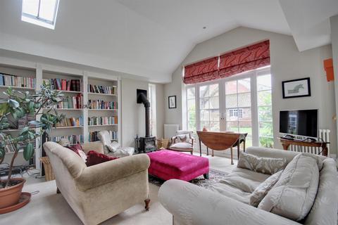 5 bedroom townhouse for sale, Newbegin, Beverley