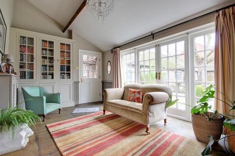 5 bedroom townhouse for sale, Newbegin, Beverley