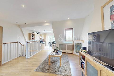 4 bedroom flat for sale, Crewys Road, NW2