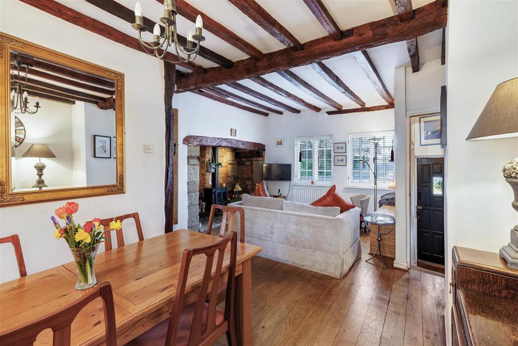 Lounge/Dining Room