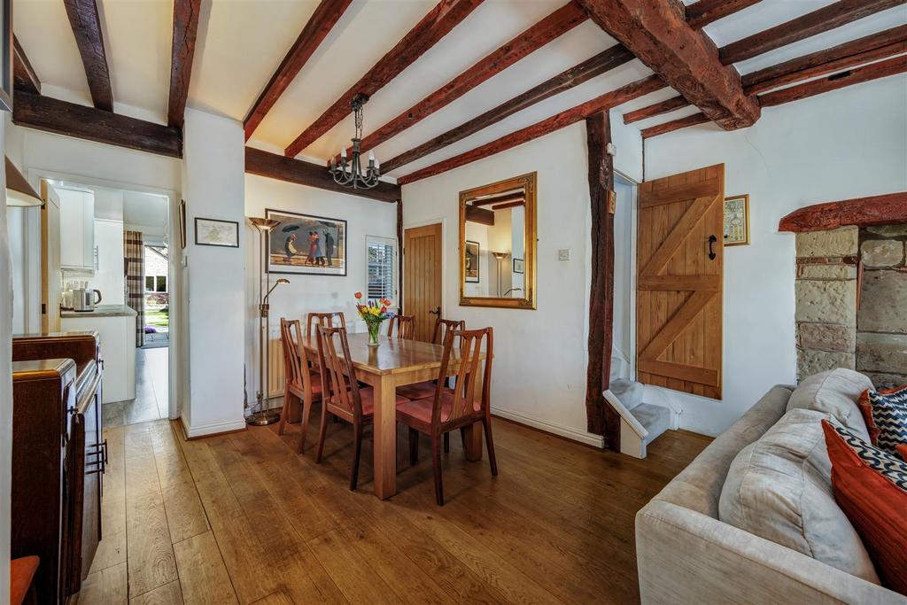 Lounge/Dining Room