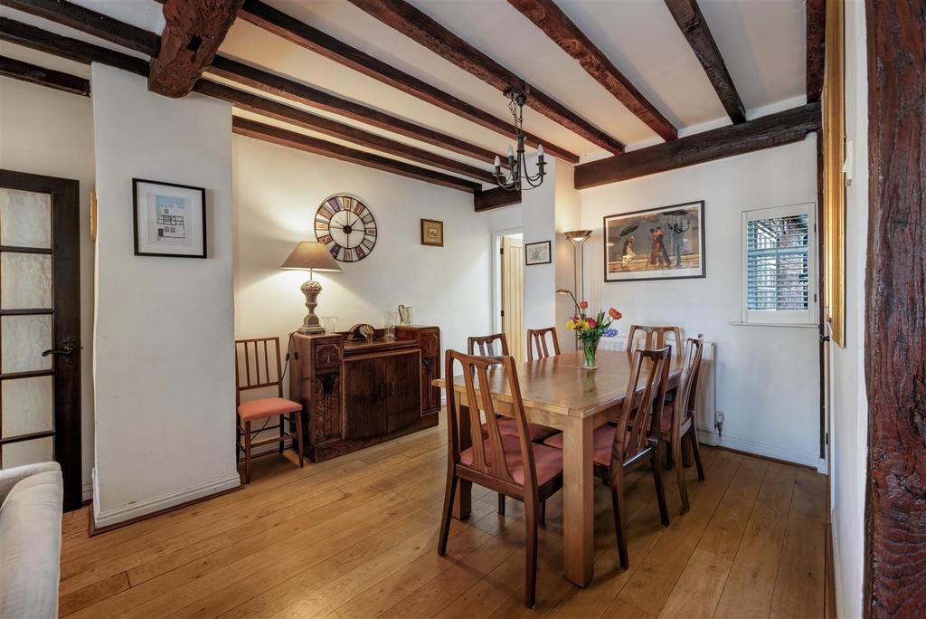 Lounge/Dining Room