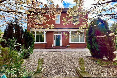 4 bedroom detached house for sale, Gladstone Street, Telford TF1