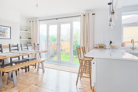 15 Drake Road, Bristol, BS3 2AS