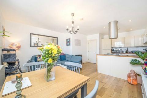 3 bedroom flat for sale, Bow Road, London E3
