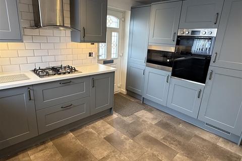 3 bedroom detached bungalow for sale, Westfields Avenue, Mirfield WF14