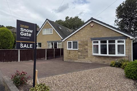 3 bedroom detached bungalow for sale, Westfields Avenue, Mirfield WF14