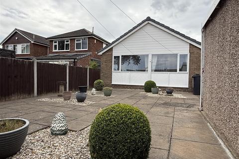 3 bedroom detached bungalow for sale, Westfields Avenue, Mirfield WF14