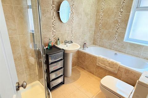 3 bedroom detached bungalow for sale, Westfields Avenue, Mirfield WF14