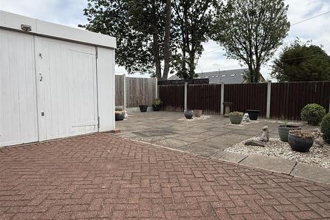 3 bedroom detached bungalow for sale, Westfields Avenue, Mirfield WF14
