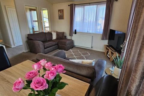 3 bedroom static caravan for sale, Flag Hill, Great Bentley, Colchester, CO7