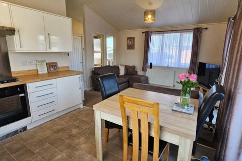3 bedroom static caravan for sale, Flag Hill, Great Bentley, Colchester, CO7