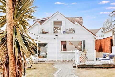 2 Crescent Road, Poole, BH14 9AS