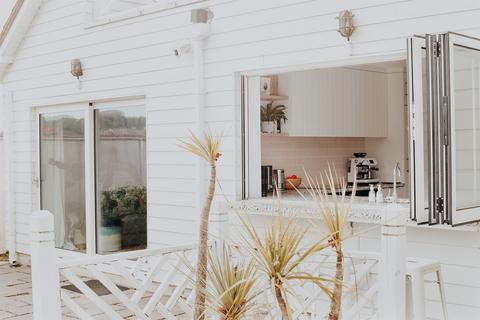 2 Crescent Road, Poole, BH14 9AS