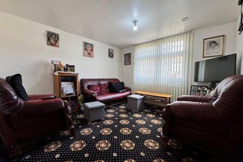 3 bedroom terraced house for sale, Bucksburn Walk, Leicester. LE4 7ZA
