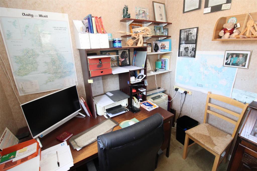 Bedroom 3 / Study