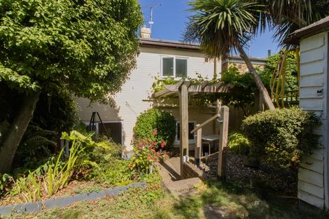 8 Chapel Row, Herne Bay, CT6 7HU