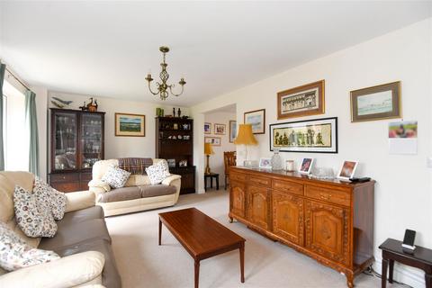 28 Hutton Close, Hilperton, Trowbridge, BA14 7WW