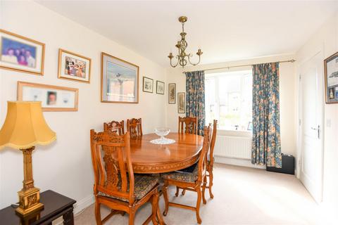 28 Hutton Close, Hilperton, Trowbridge, BA14 7WW