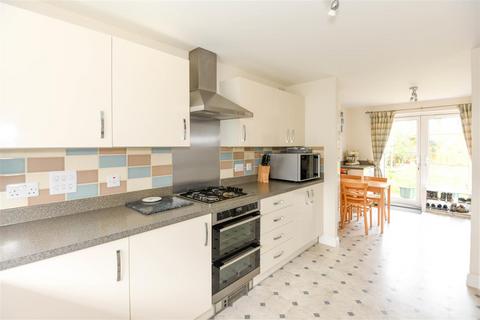 28 Hutton Close, Hilperton, Trowbridge, BA14 7WW