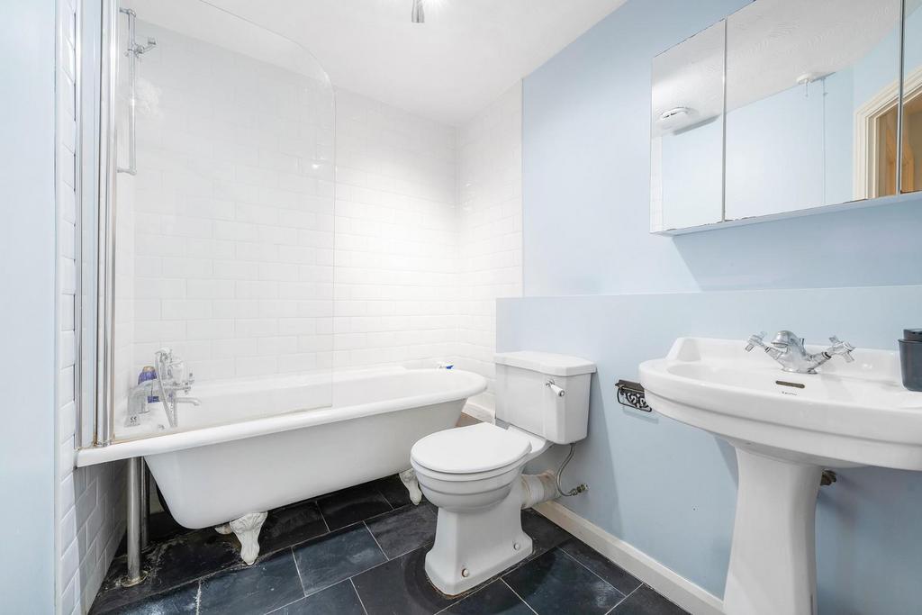 Bathroom.JPG