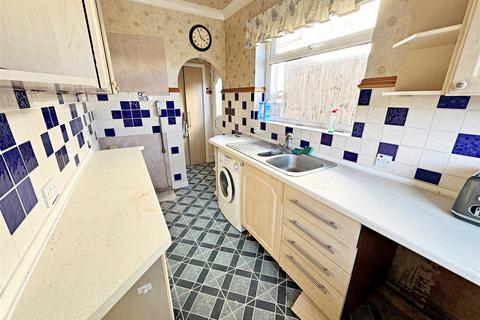 3 bedroom semi-detached house for sale, Woodsley Avenue, Cleethorpes, N.E. Lincs, DN35 8TU