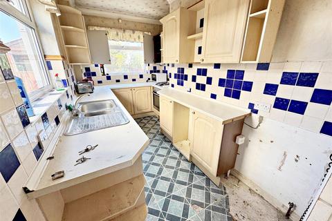 3 bedroom semi-detached house for sale, Woodsley Avenue, Cleethorpes, N.E. Lincs, DN35 8TU