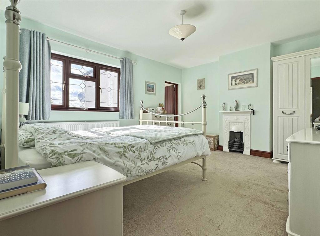 Master Bedroom.jpg