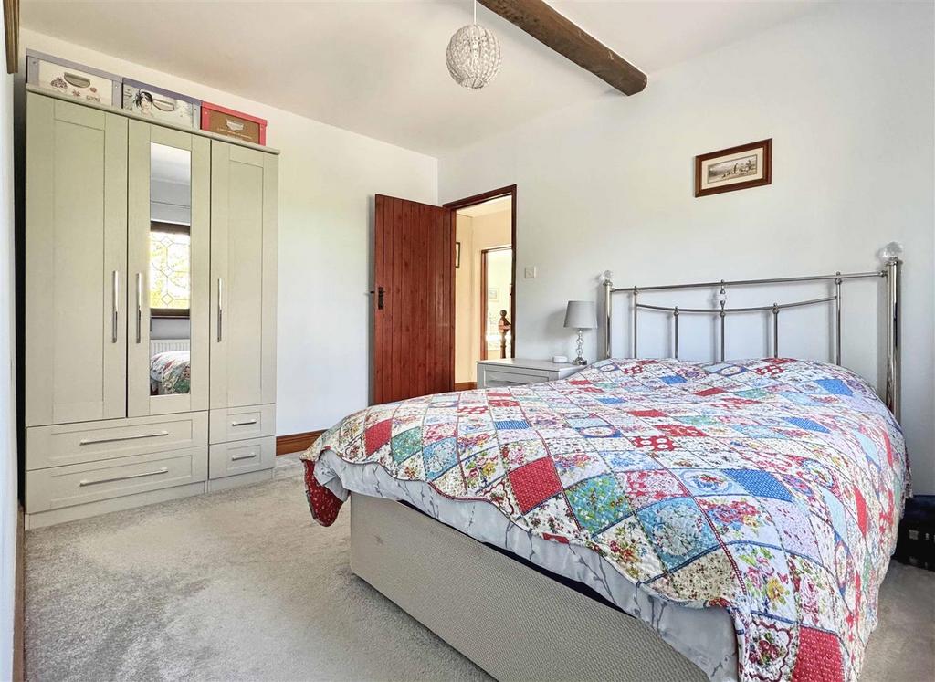 Bedroom 3b.jpg