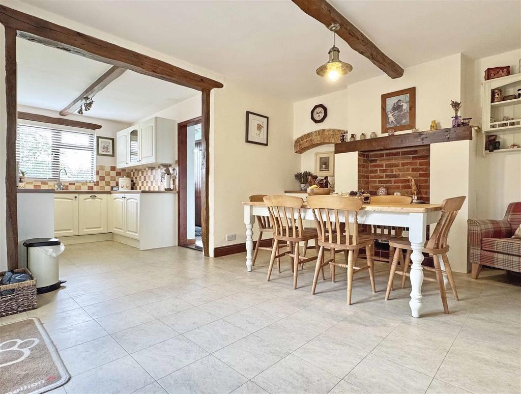 Dining Area.jpg