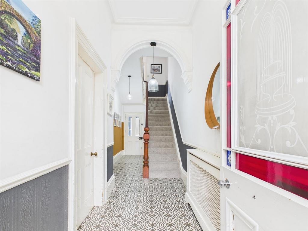 Hallway 1.jpg