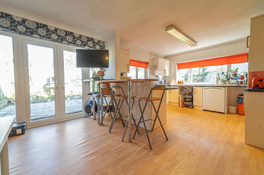 Kitchen Dining room