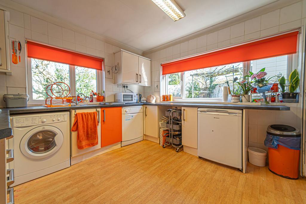Kitchen Dining room