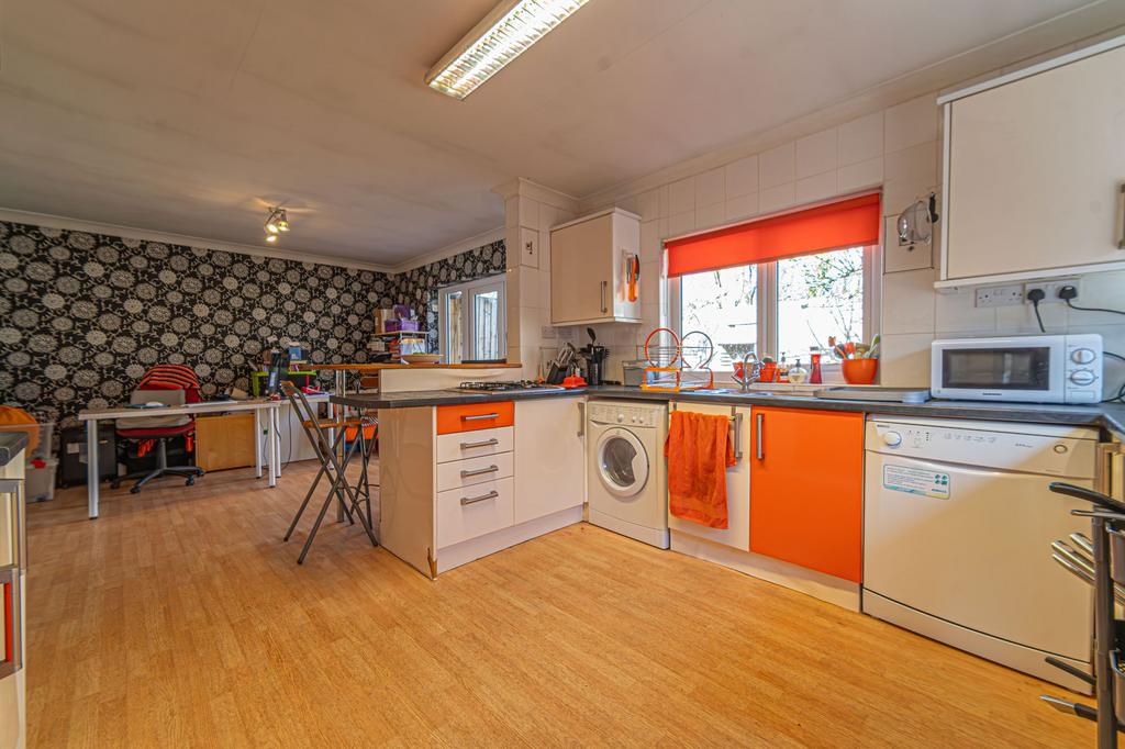 Kitchen Dining room