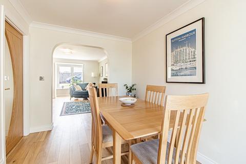 11 Clos Ynysddu, Pontyclun, CF72 9WQ