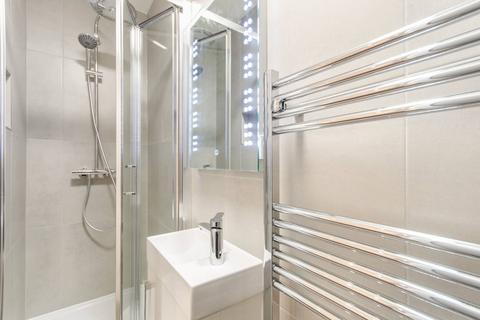 Studio to rent, Finborough Road, Chelsea, London, SW10