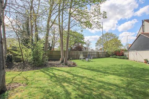 2 bedroom apartment for sale, The Courtyard, Brentwood