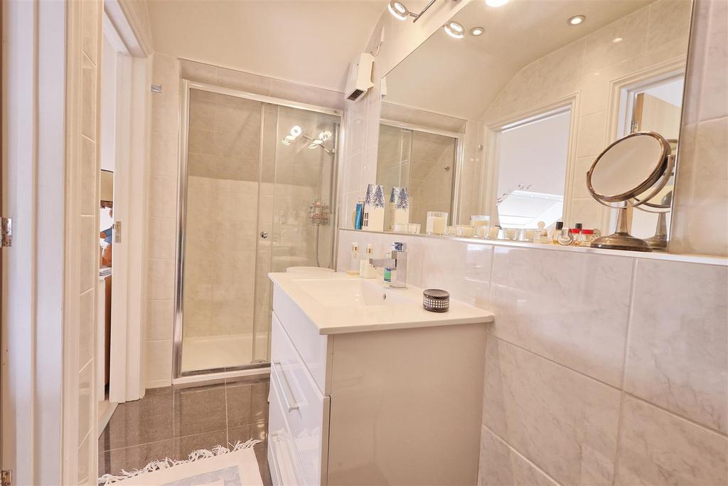 Jack and jill ensuite