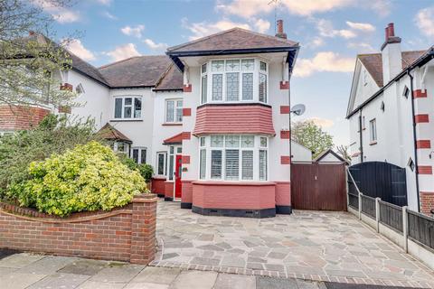 30 Aberdeen Gardens, Leigh-on-sea, SS9 3RH