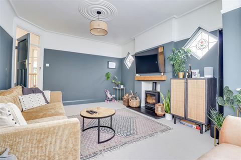 30 Aberdeen Gardens, Leigh-on-sea, SS9 3RH
