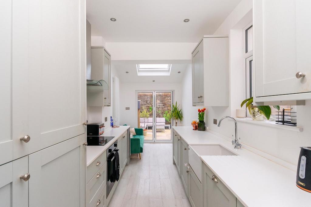 1 G5 SBR - Kitchen D.jpg