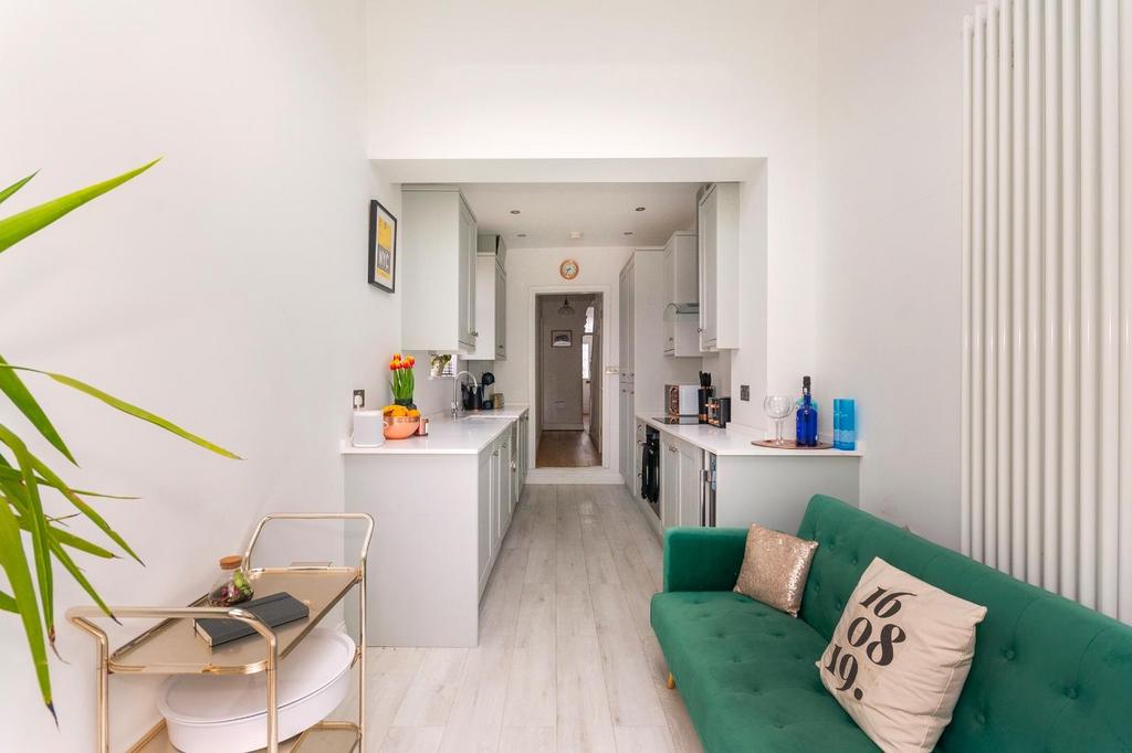 1 G5 SBR - Kitchen B.jpg