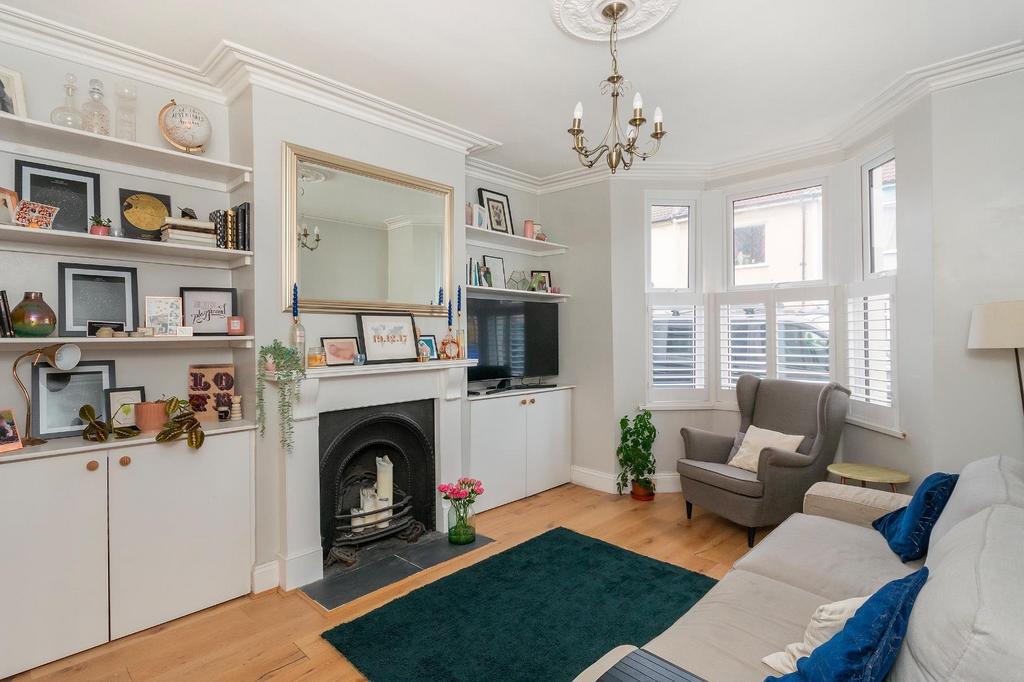 1 G5 SBR - Living Room C.jpg