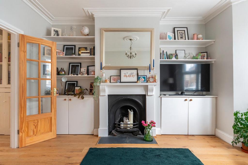 1 G5 SBR - Living Room A.jpg